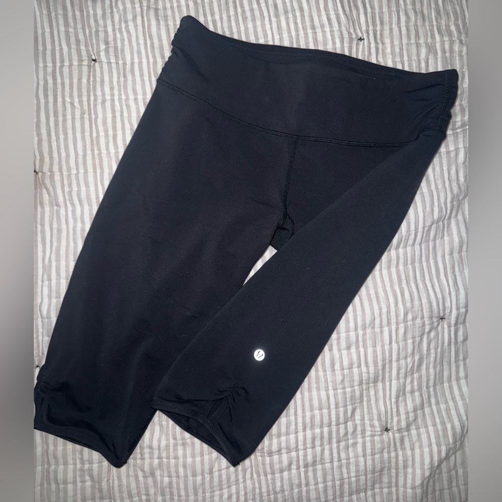Lululemon capris, black
